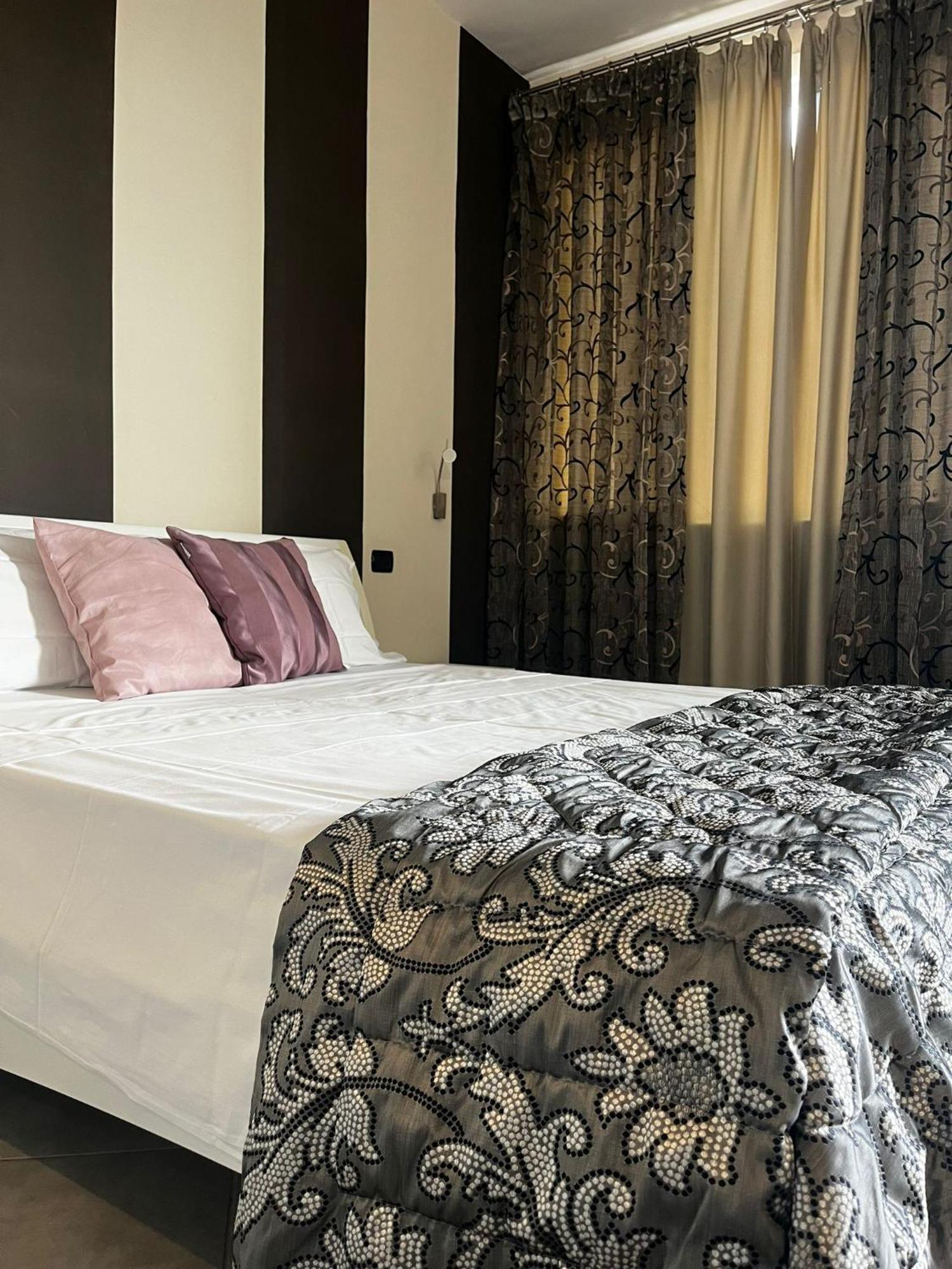 Hotel Saturday Palma Campania Ngoại thất bức ảnh