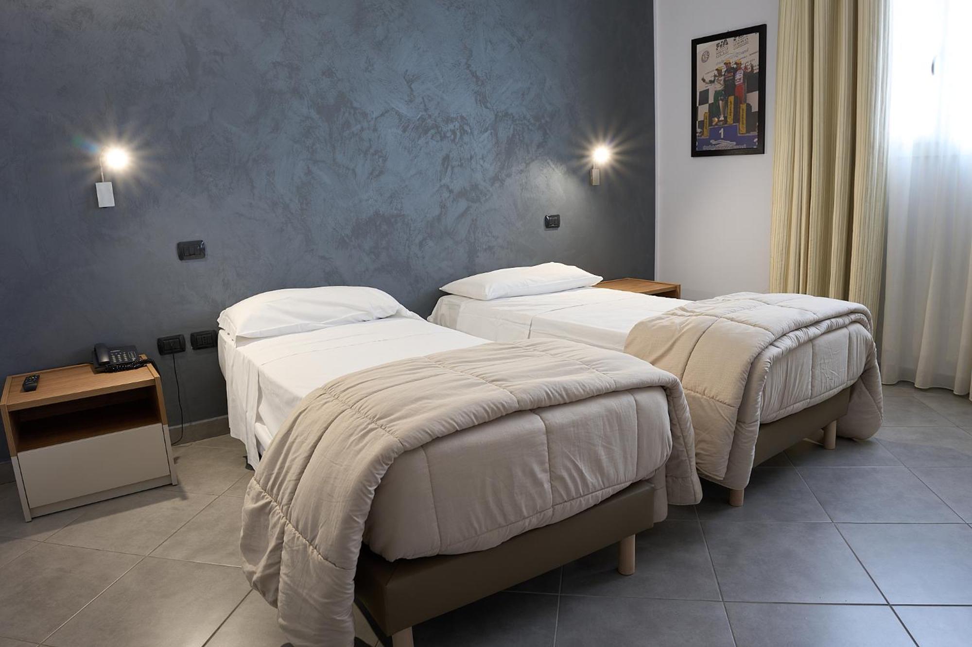 Hotel Saturday Palma Campania Ngoại thất bức ảnh