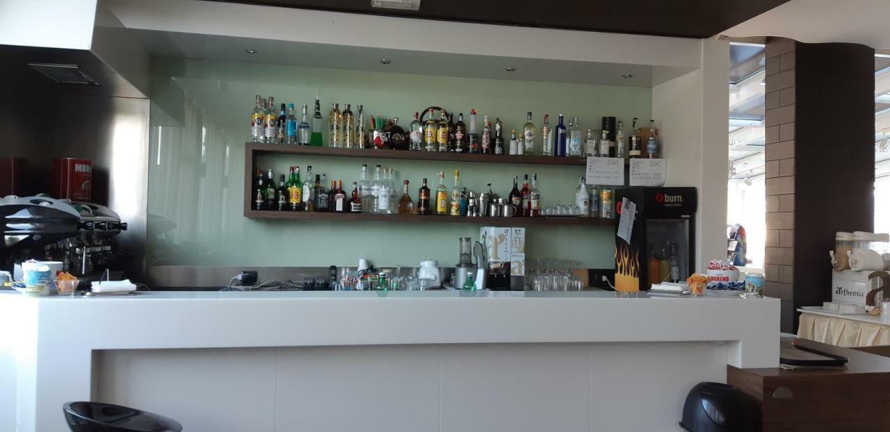 Hotel Saturday Palma Campania Ngoại thất bức ảnh