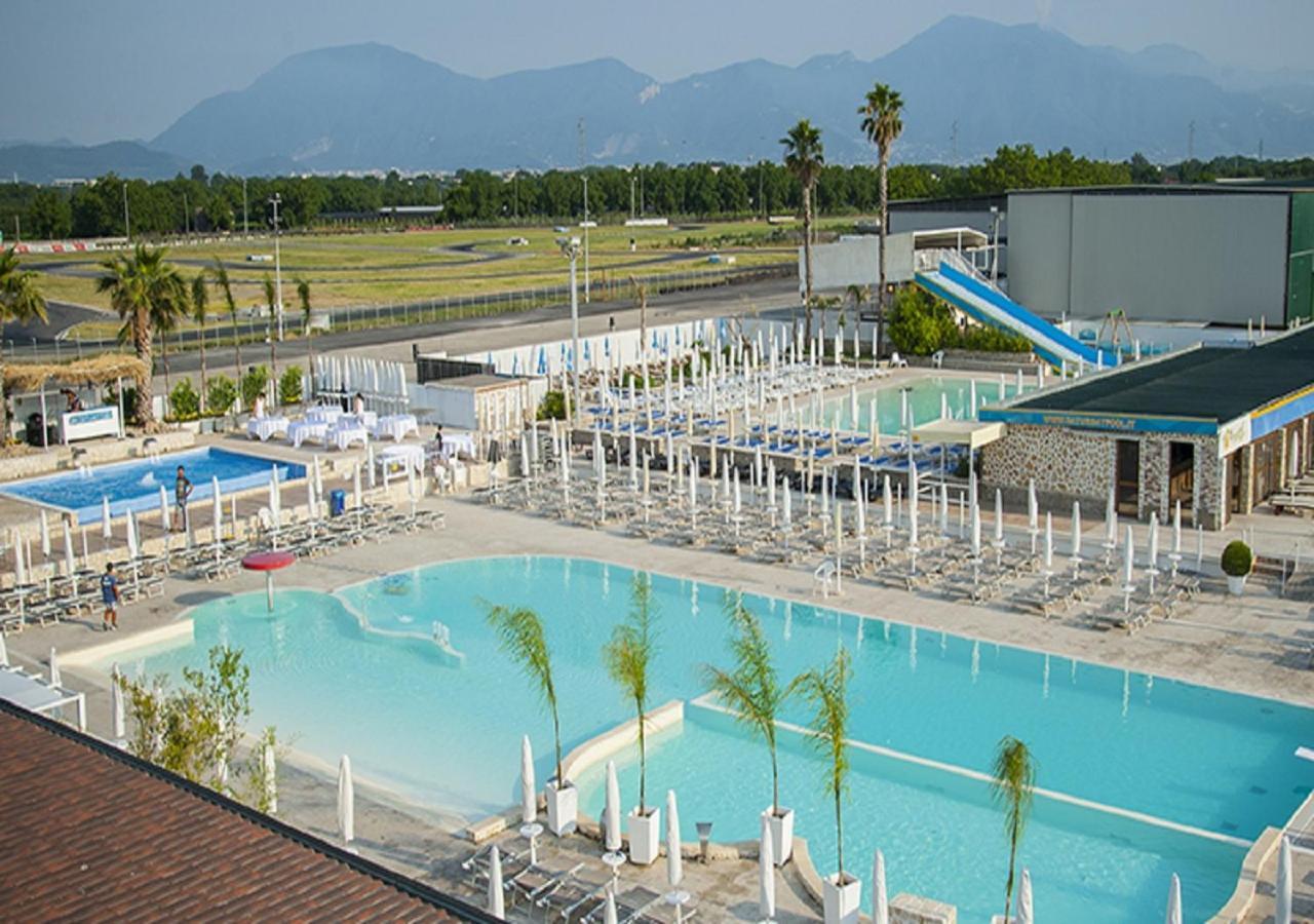 Hotel Saturday Palma Campania Ngoại thất bức ảnh